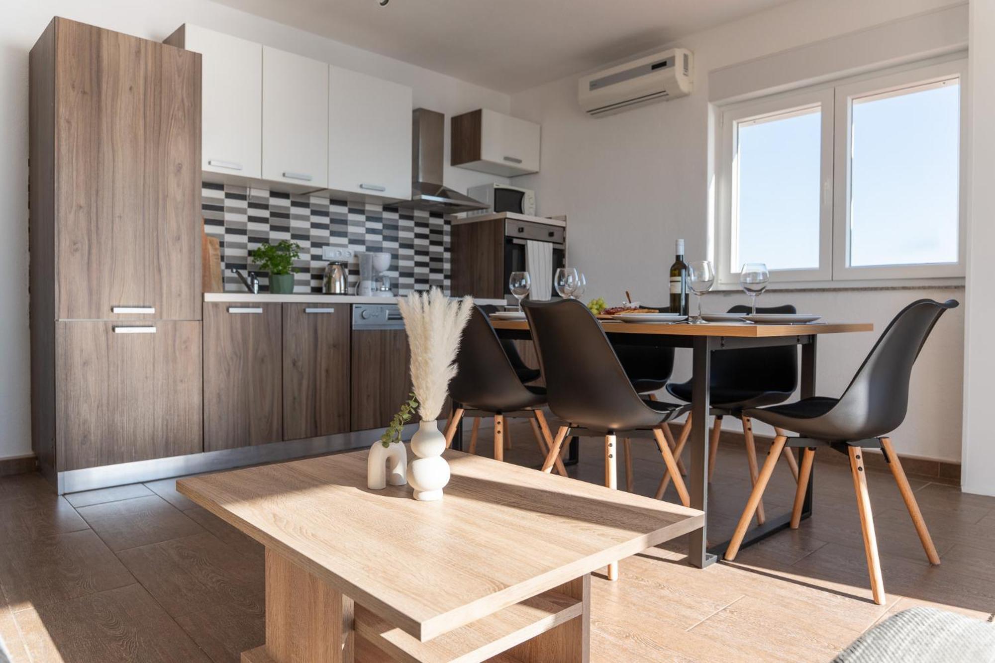 Sunny Hill Apartments With Rooftop Pool 塞莱纳 外观 照片
