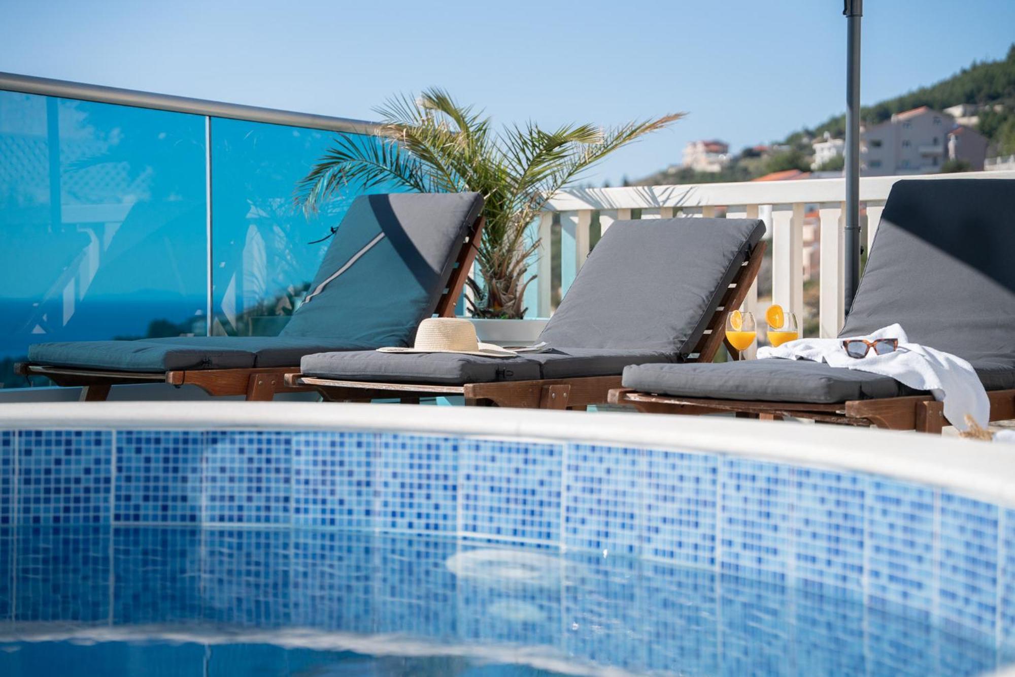 Sunny Hill Apartments With Rooftop Pool 塞莱纳 外观 照片
