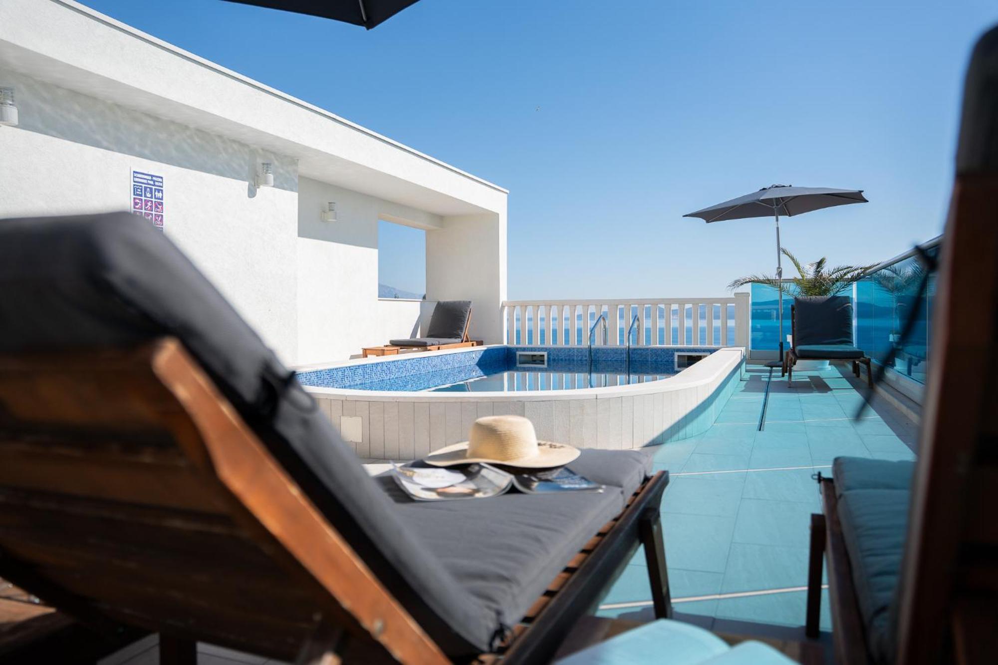 Sunny Hill Apartments With Rooftop Pool 塞莱纳 外观 照片